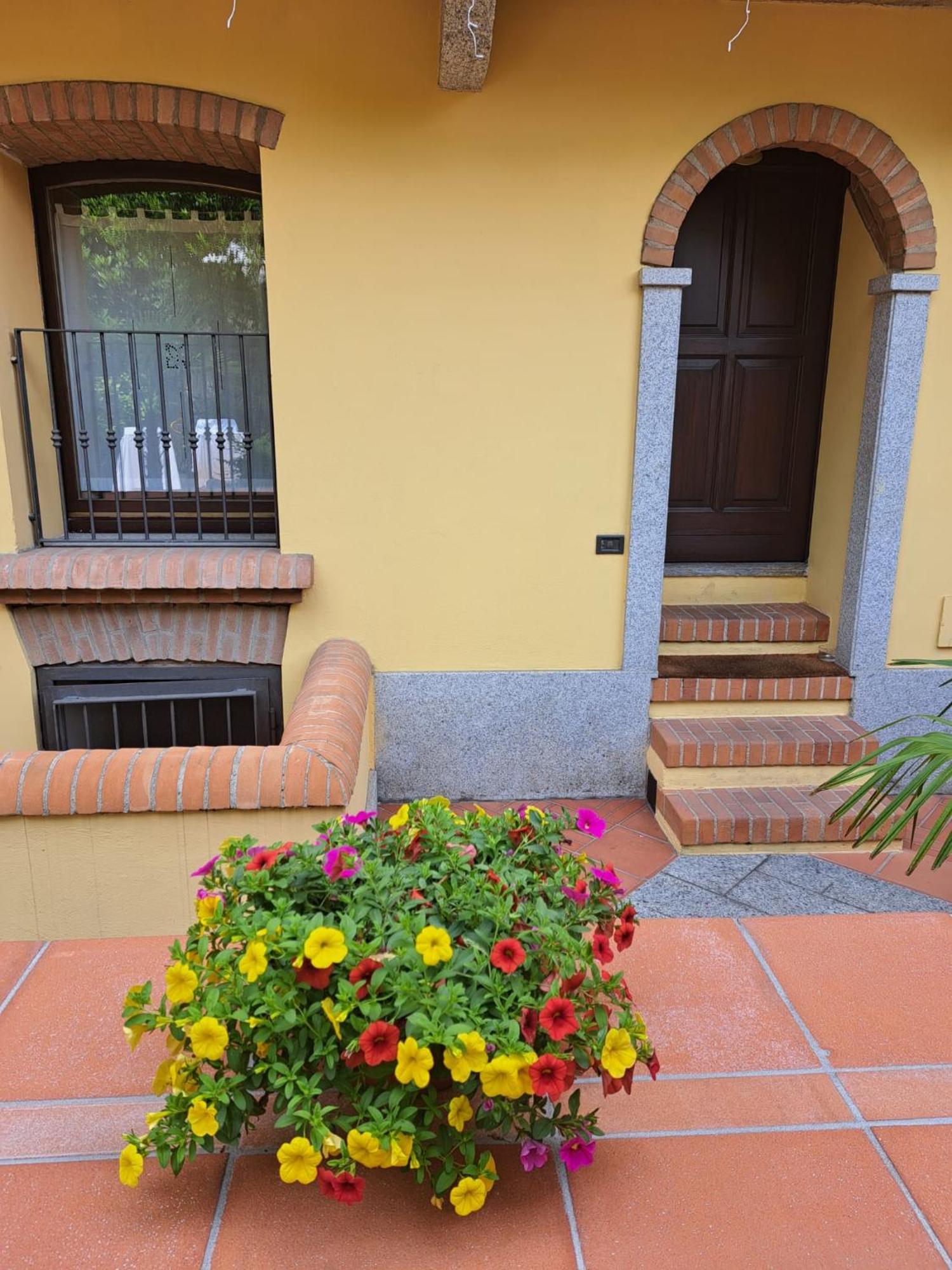 Monolocale Dalia Abbadesse Guest House Milano Esterno foto